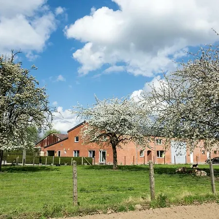 別荘 De Smishoeve Met Kinderpret, Dieren En Wellness Heers